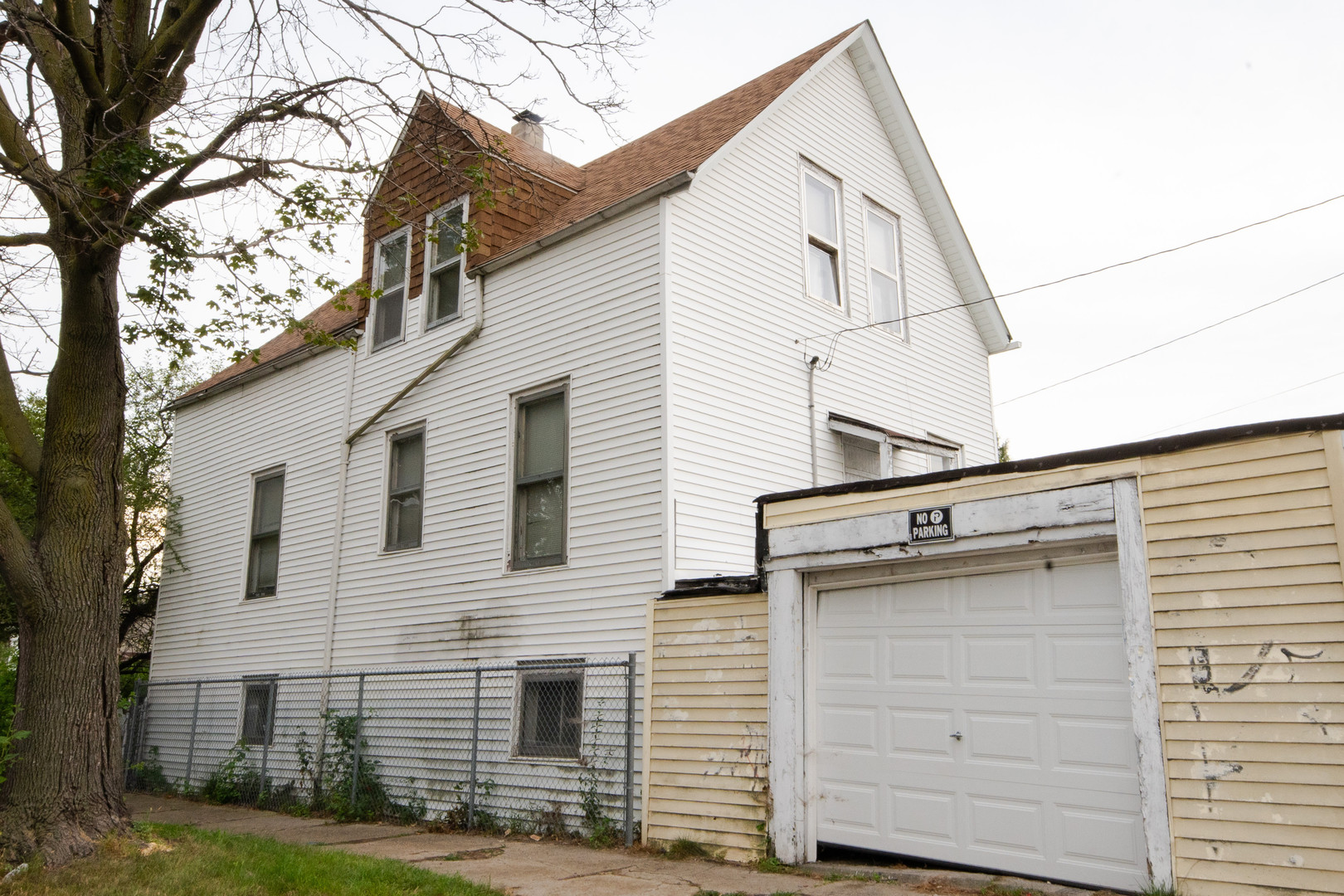 2270 N Monitor Avenue Property Photo 1