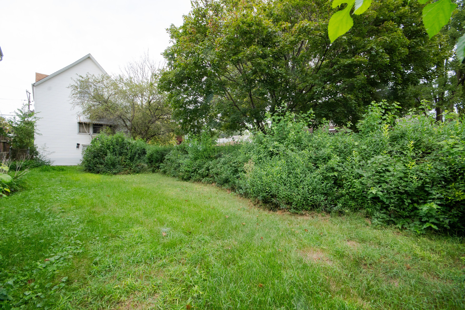 2270 N Monitor Avenue Property Photo 4