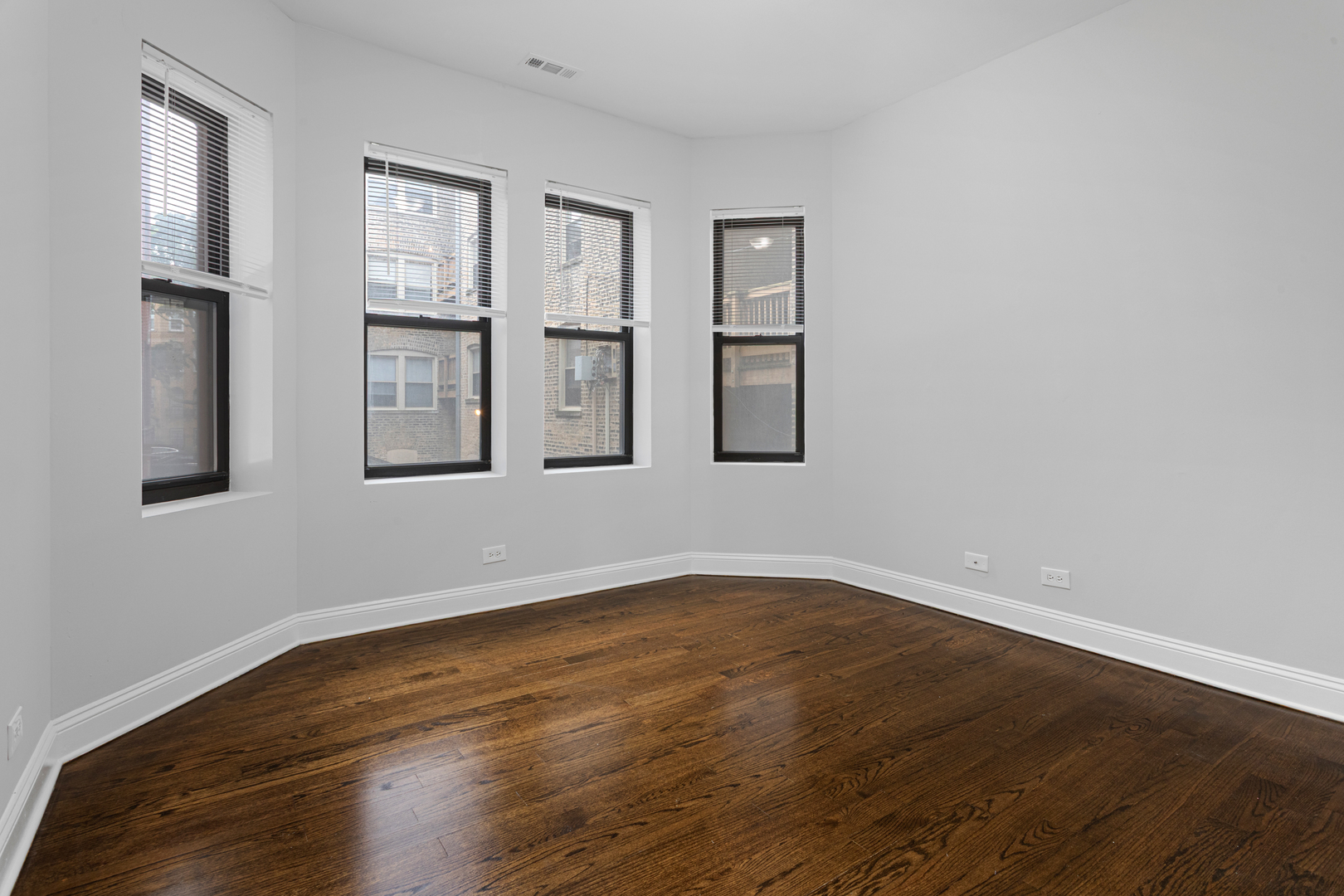 7530 N Seeley Avenue 106 Property Photo 6