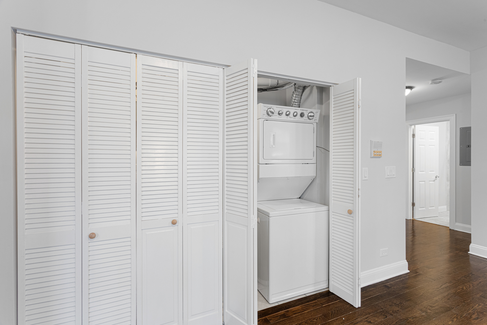 7530 N Seeley Avenue 106 Property Photo 10