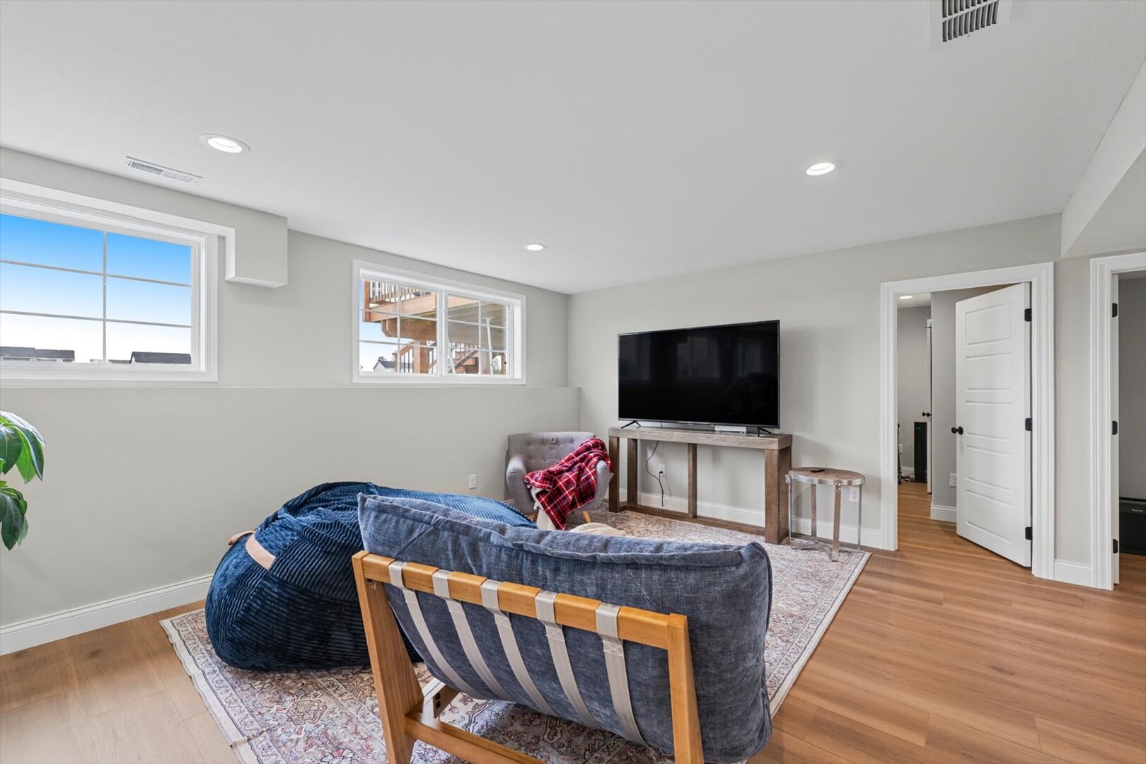 1920 Roseland Drive Property Photo 46