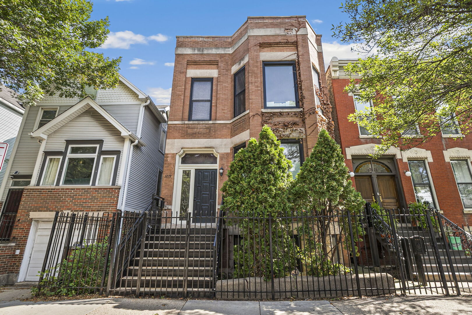 1219 N Damen Avenue Property Photo 1