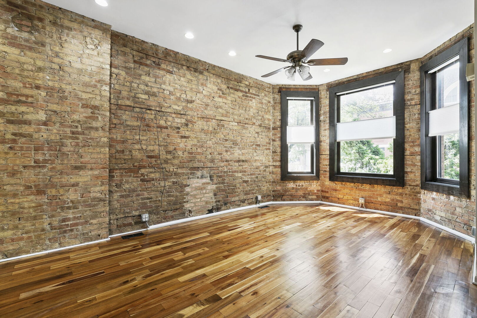 1219 N Damen Avenue Property Photo 3