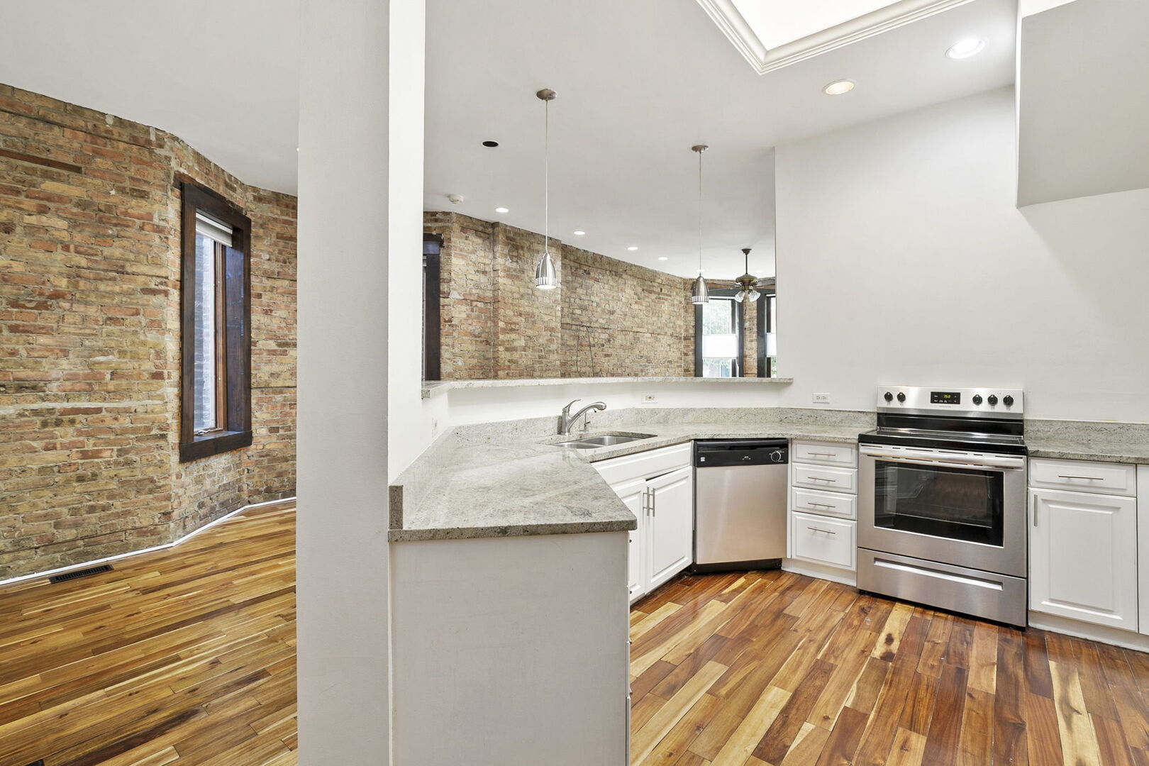 1219 N Damen Avenue Property Photo 8