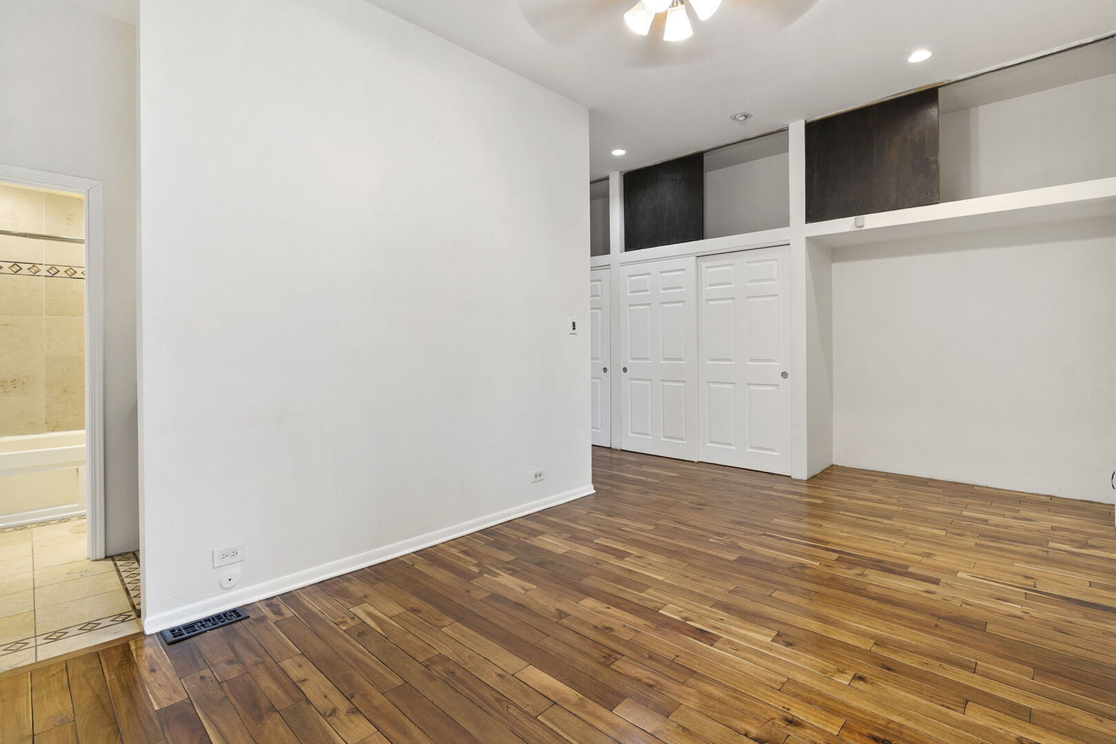 1219 N Damen Avenue Property Photo 16