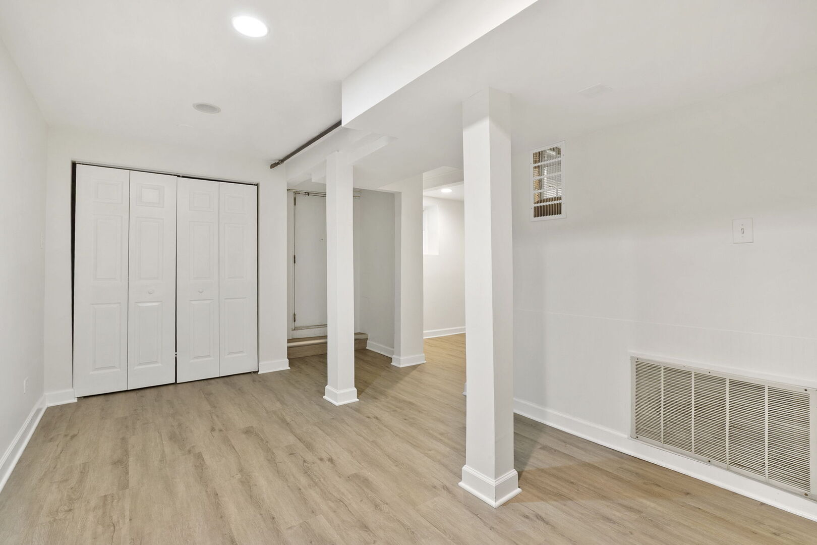 1219 N Damen Avenue Property Photo 24