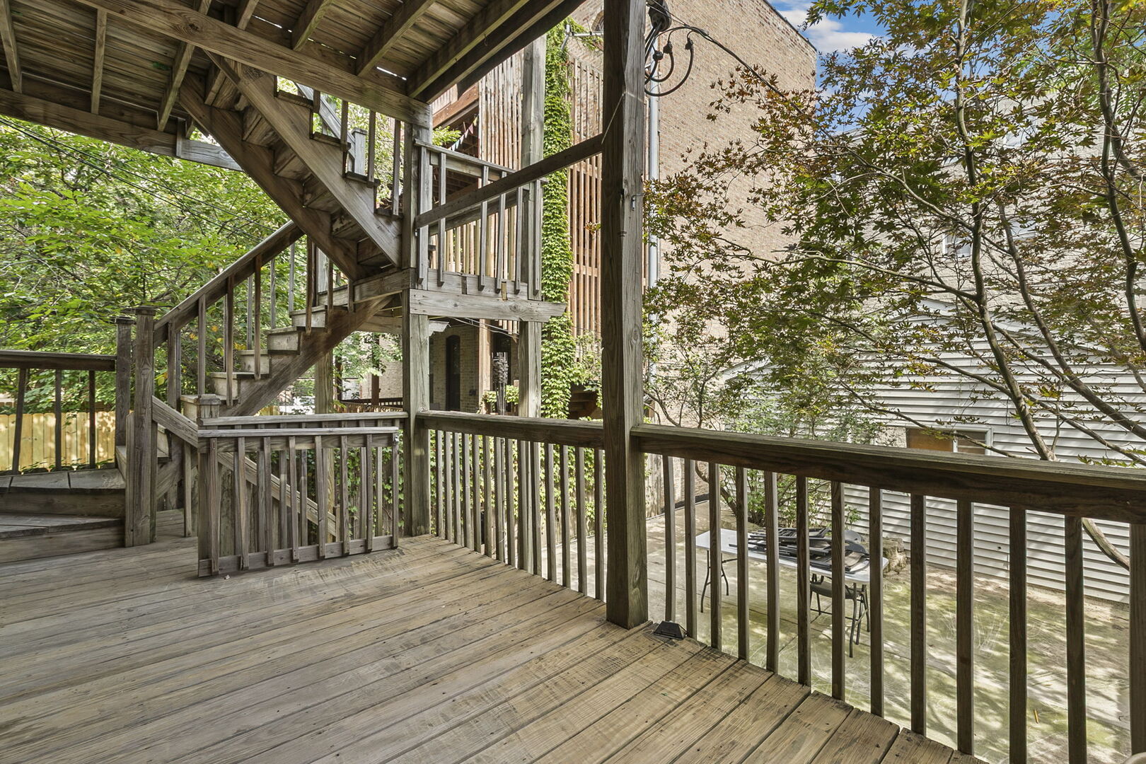 1219 N Damen Avenue Property Photo 28