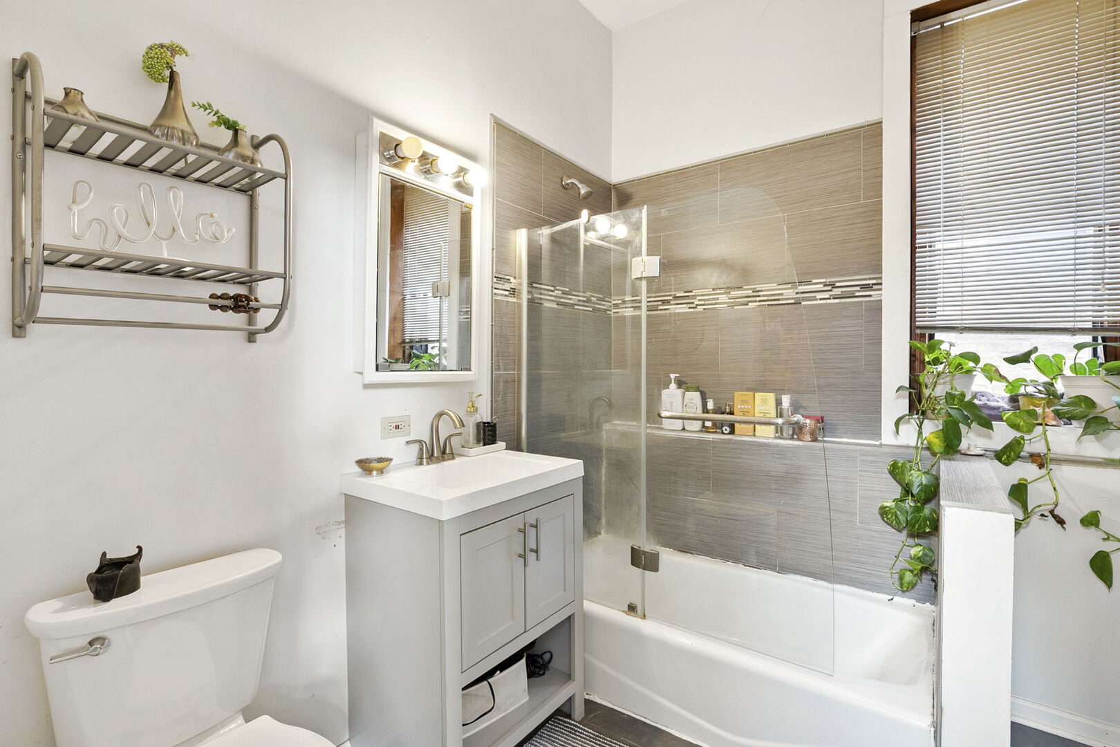 1219 N Damen Avenue Property Photo 43