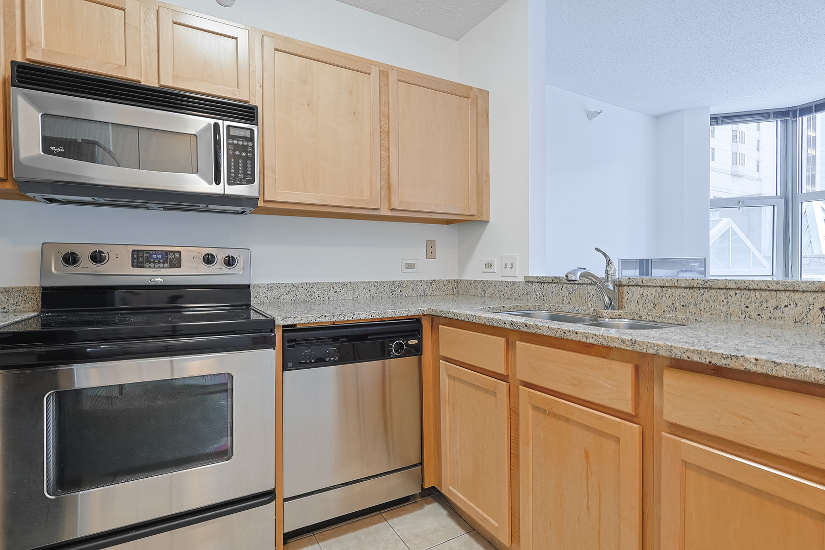 222 N Columbus Drive 302 Property Photo 4