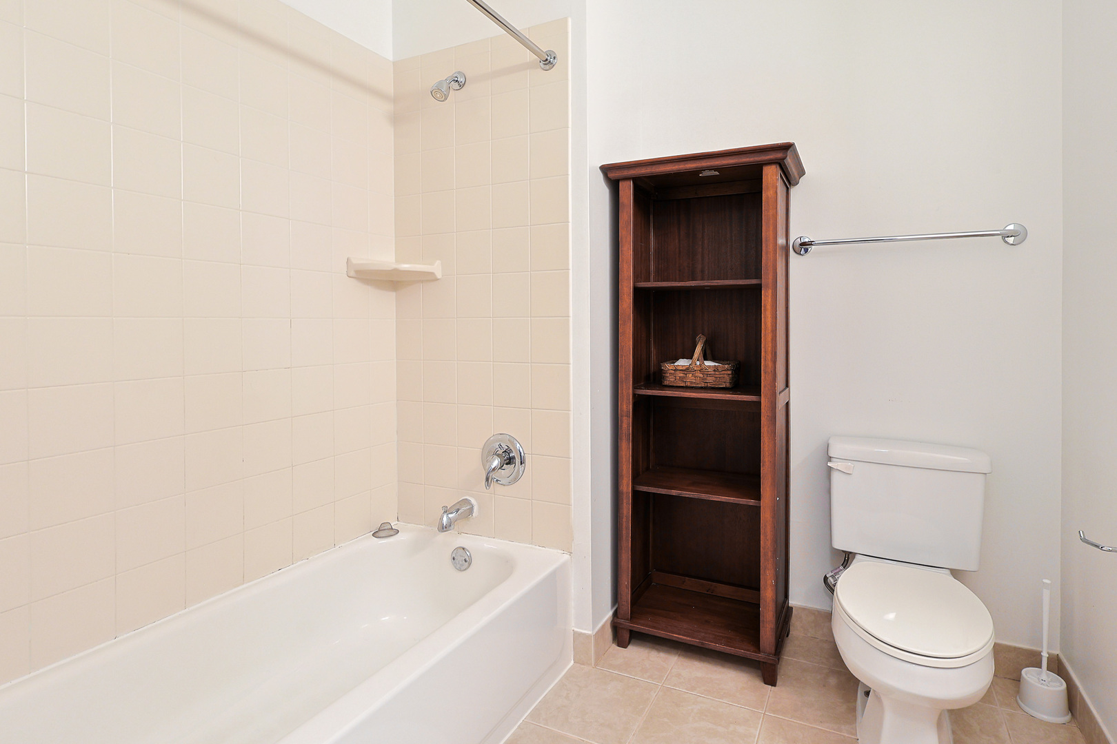 222 N Columbus Drive 302 Property Photo 12