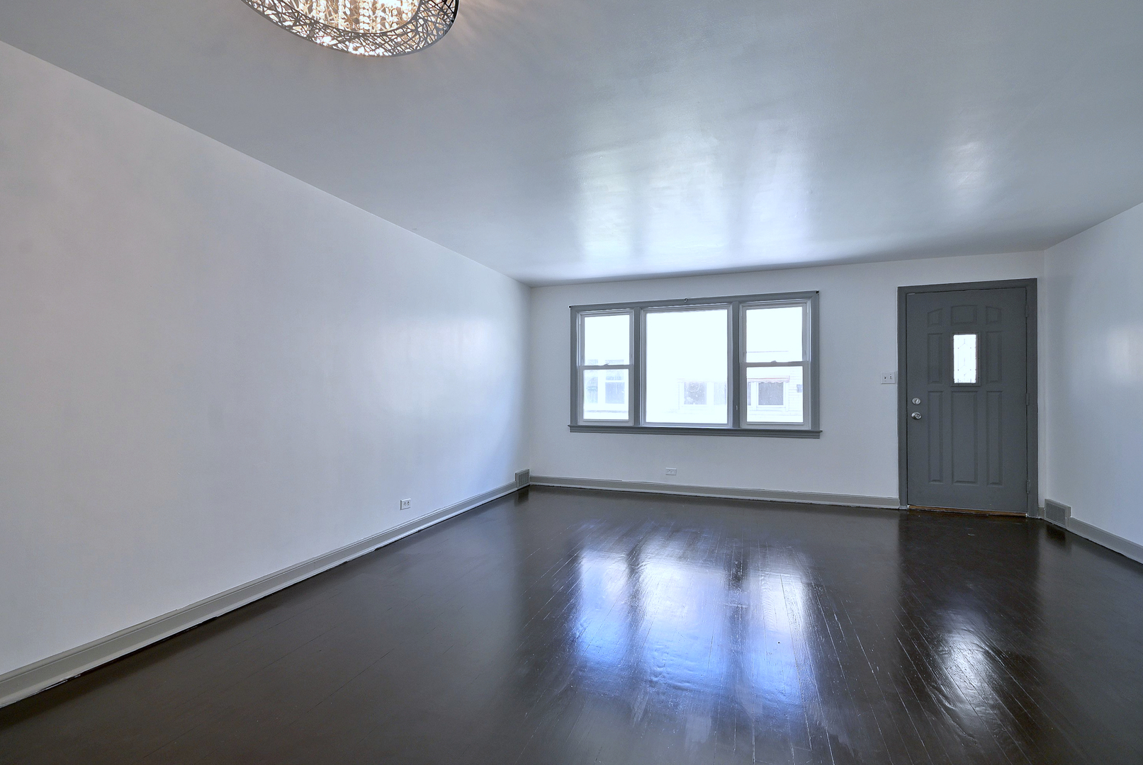 7911 North Avenue C Property Photo 7