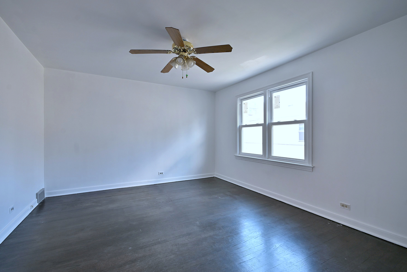 7911 North Avenue C Property Photo 8