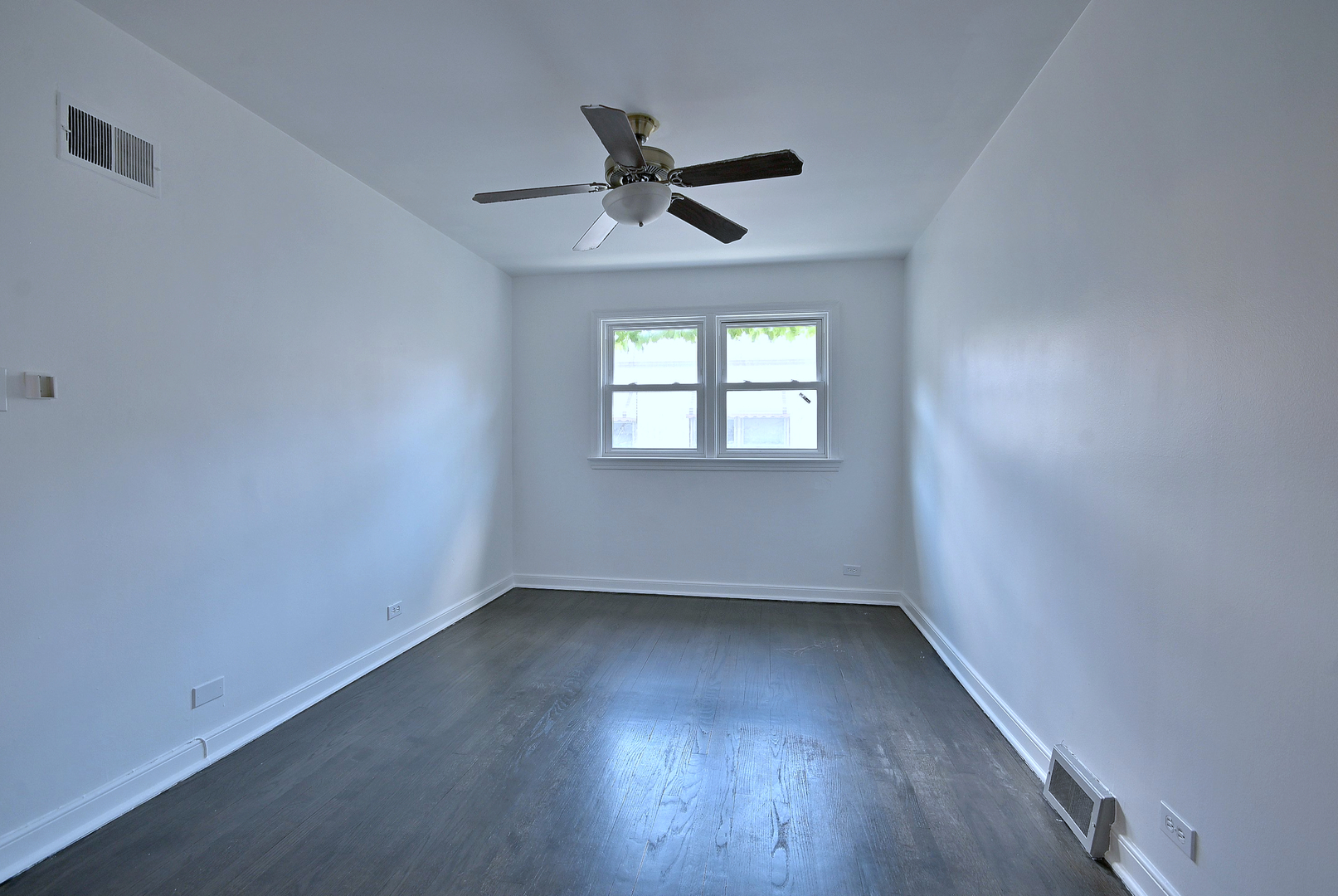 7911 North Avenue C Property Photo 9