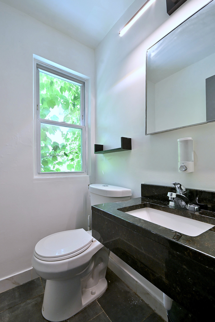 7911 North Avenue C Property Photo 13