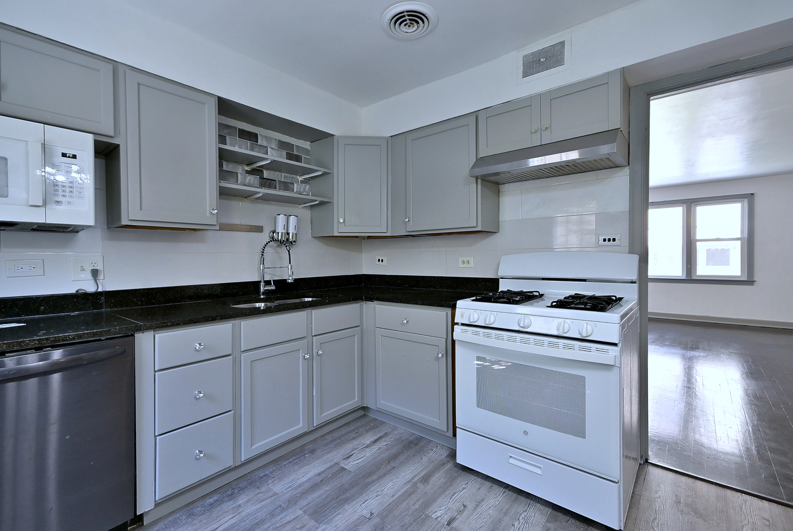 7911 North Avenue C Property Photo 19