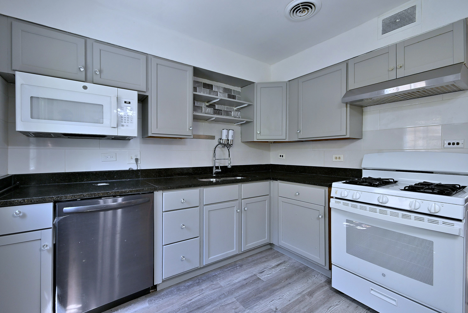 7911 North Avenue C Property Photo 20