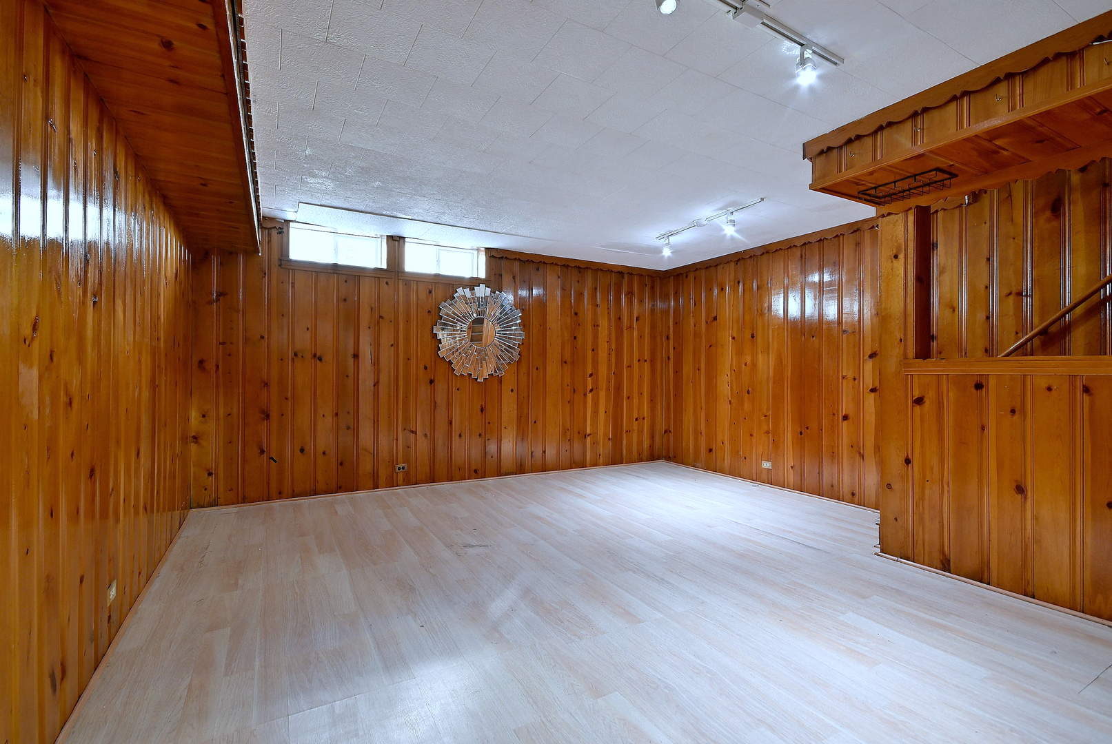 7911 North Avenue C Property Photo 21