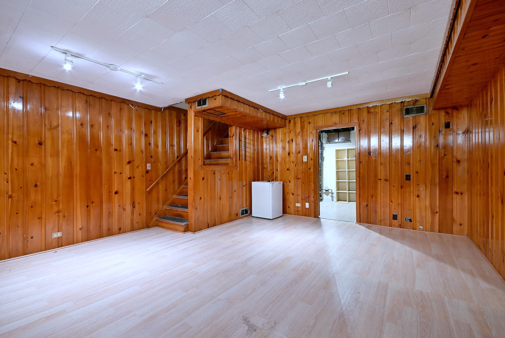 7911 North Avenue C Property Photo 22