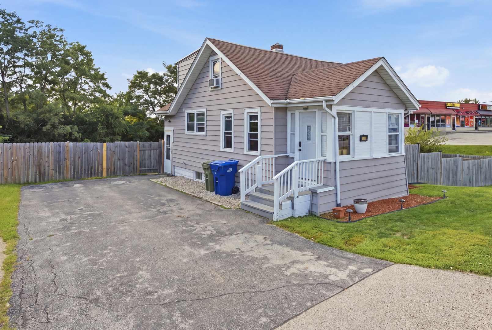 2110 N Green Bay Road Property Photo 2
