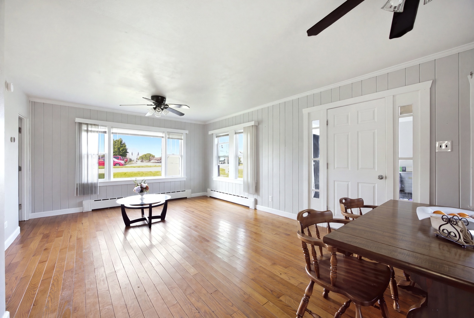 2110 N Green Bay Road Property Photo 4