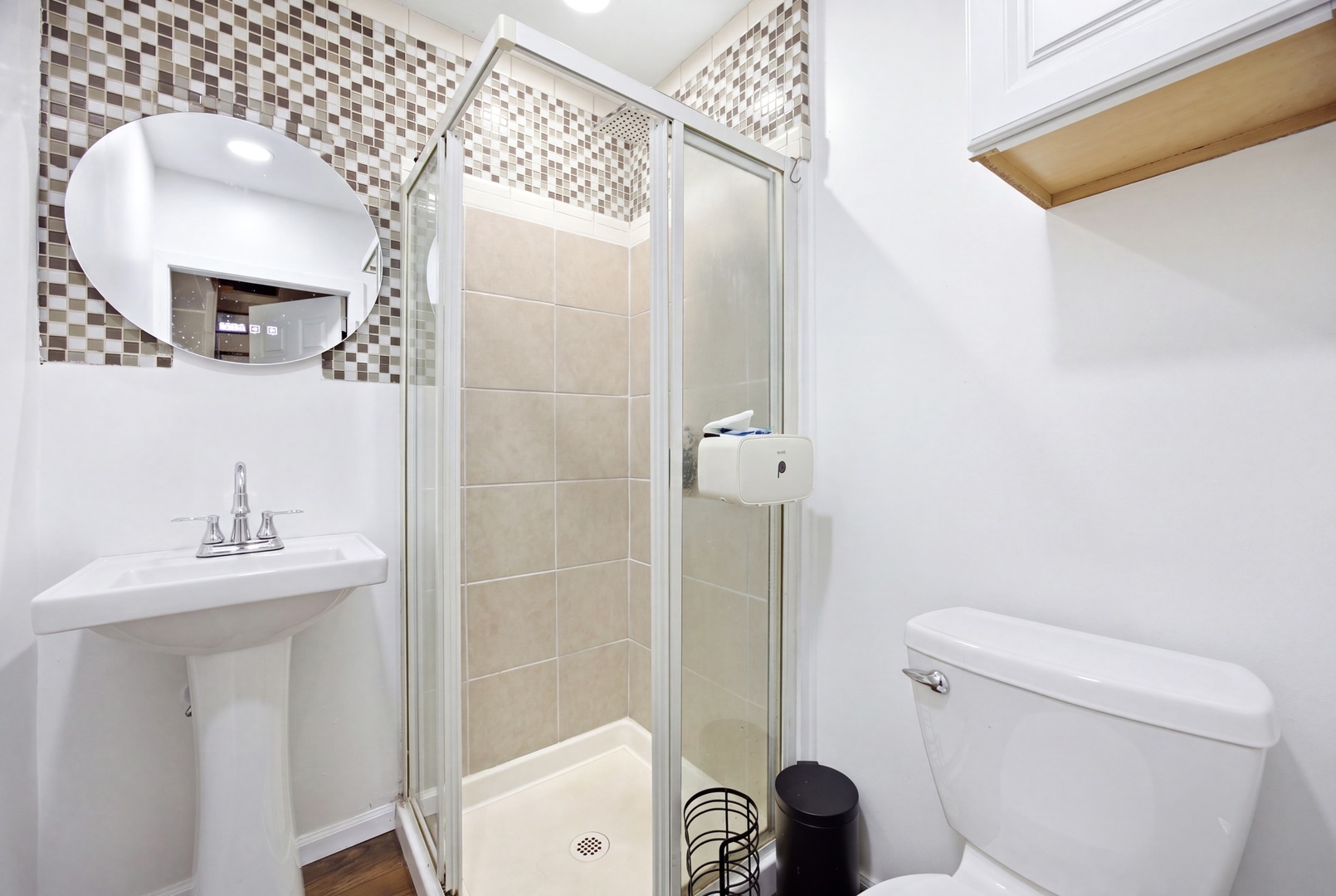 2110 N Green Bay Road Property Photo 10
