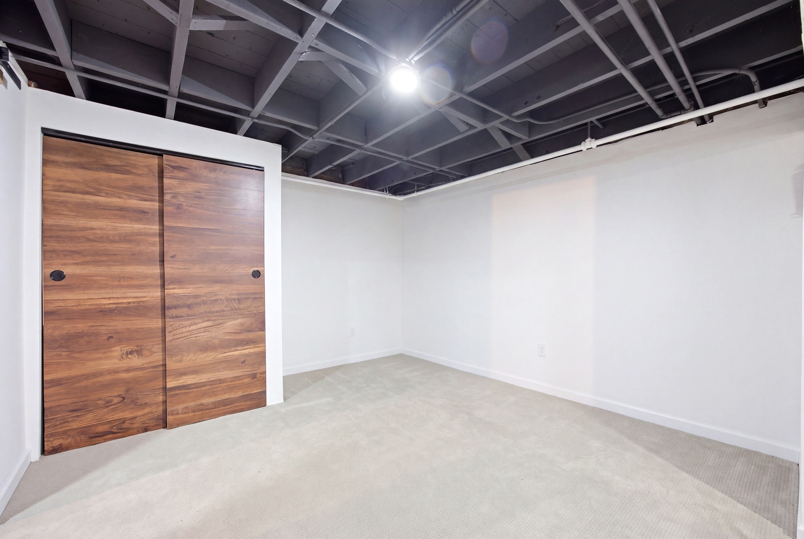 2110 N Green Bay Road Property Photo 13