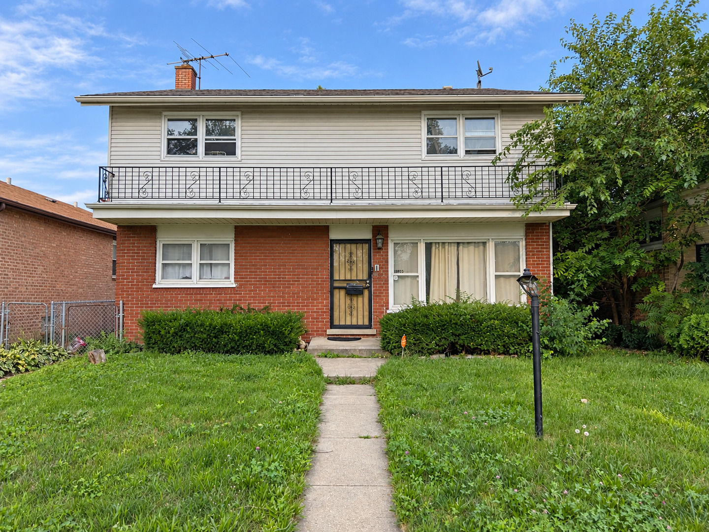 15923 Vine Avenue Property Photo 1