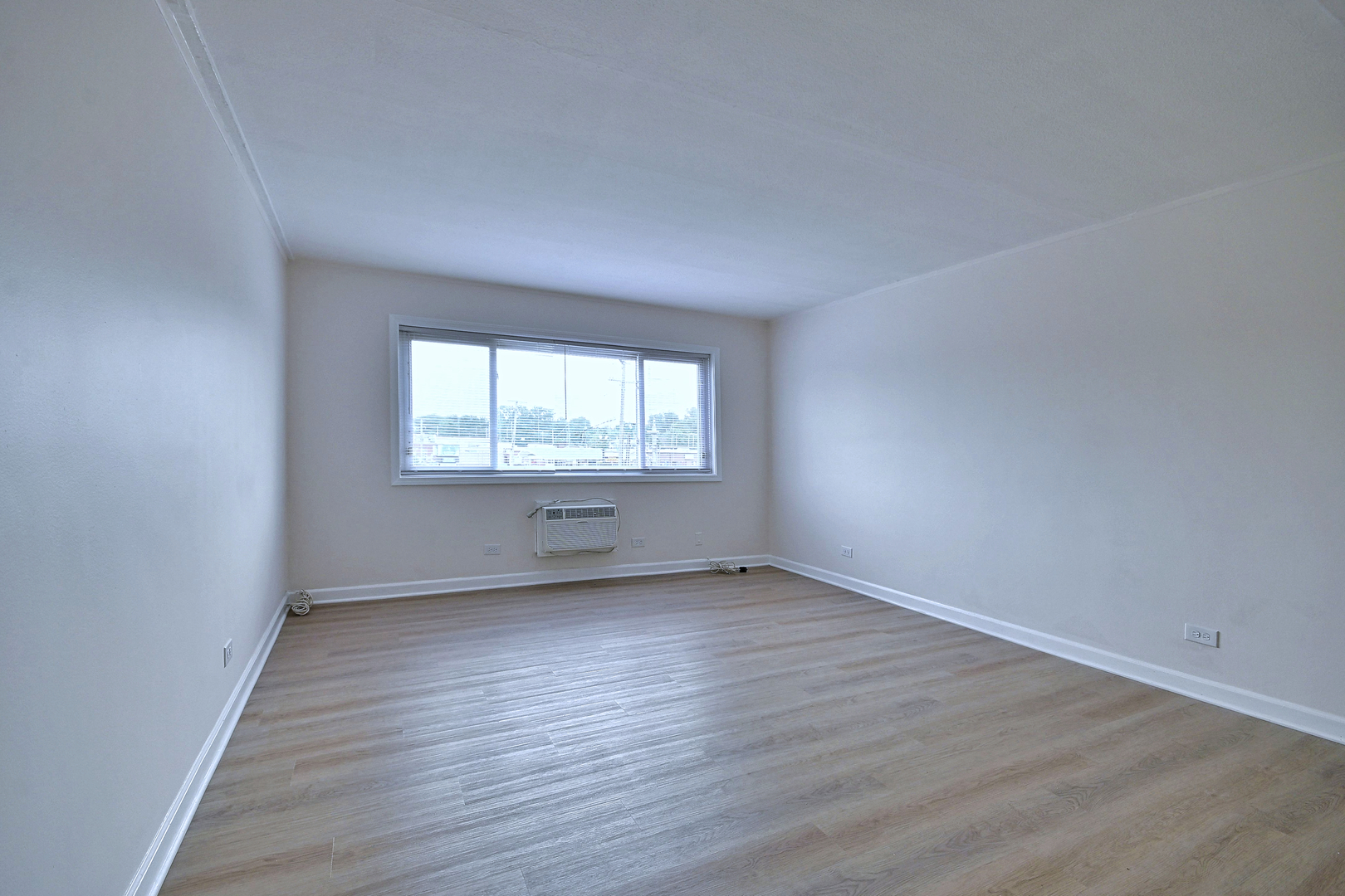 600 S York Street 3e Property Photo 9