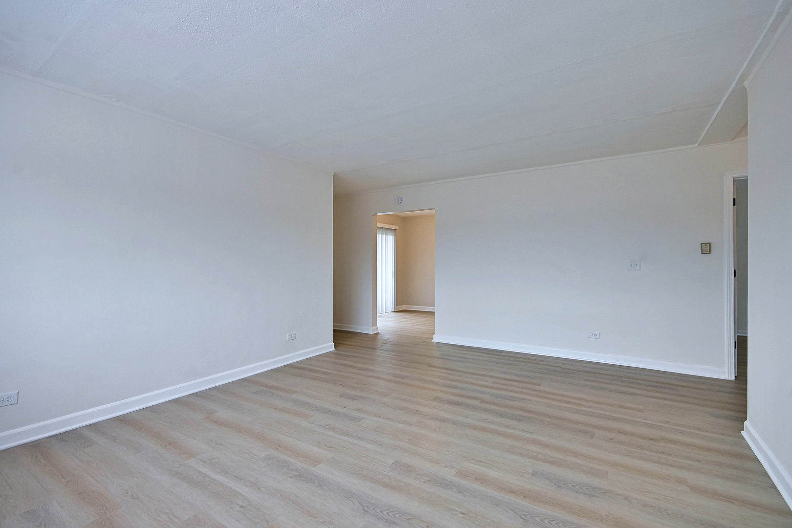 600 S York Street 3e Property Photo 11