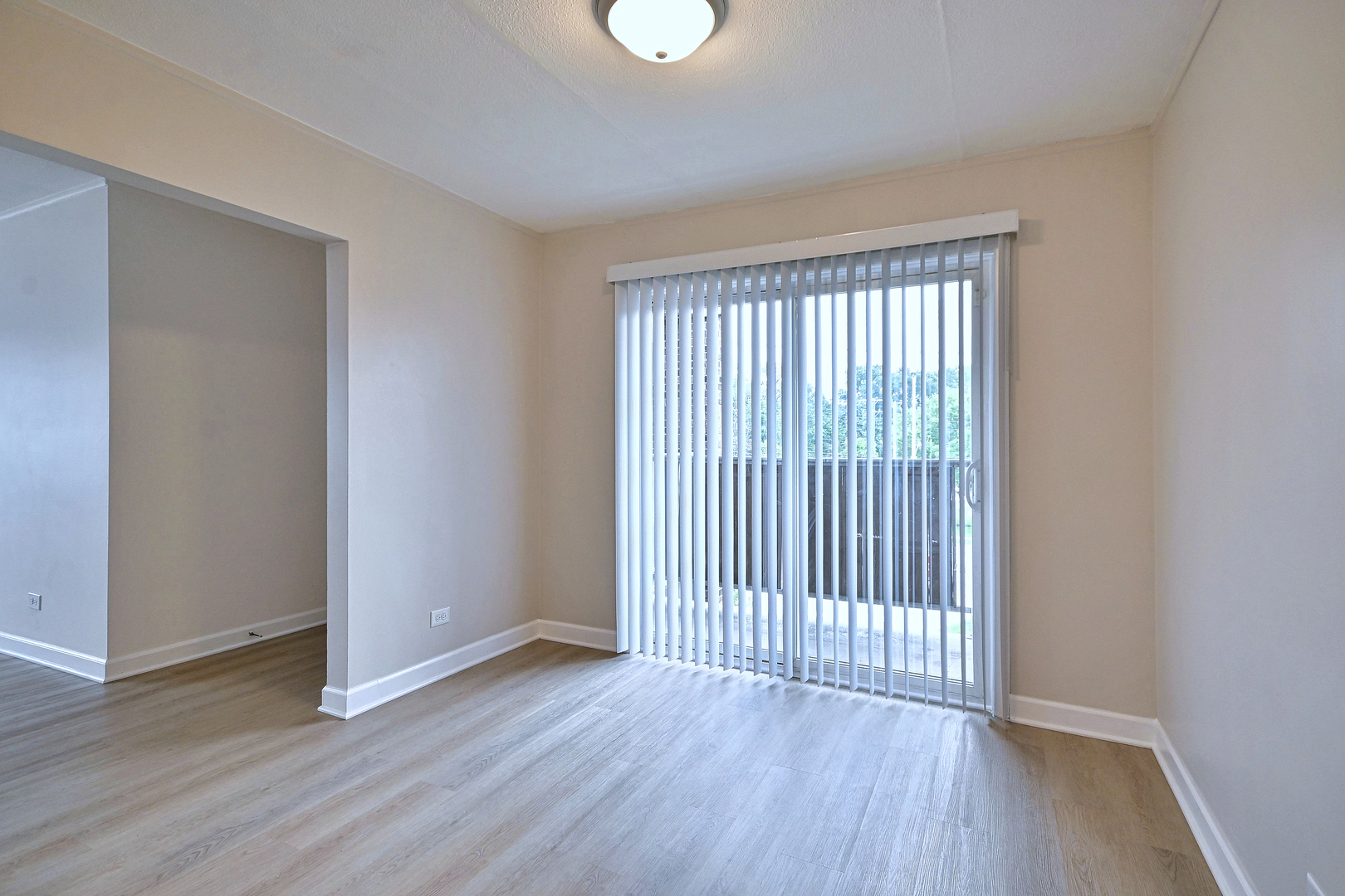 600 S York Street 3e Property Photo 17