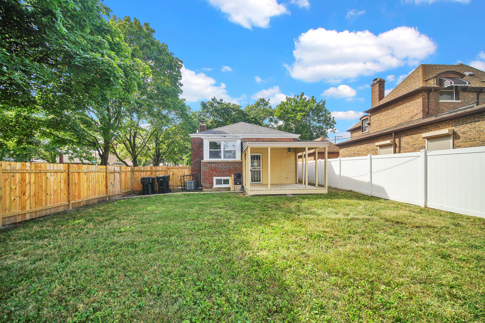 8425 S Homan Avenue Property Photo 2
