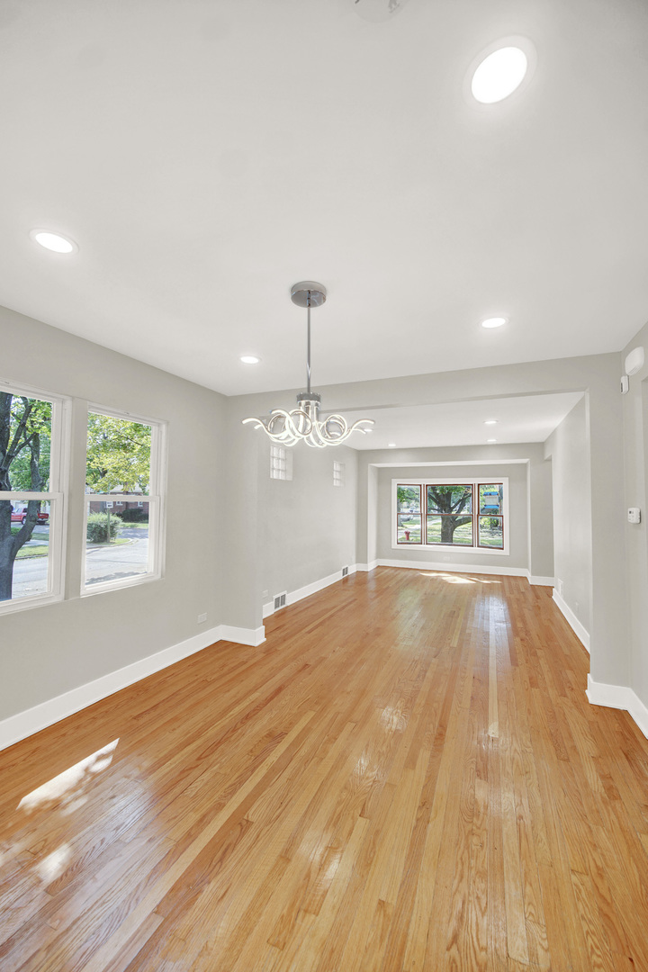 8425 S Homan Avenue Property Photo 3