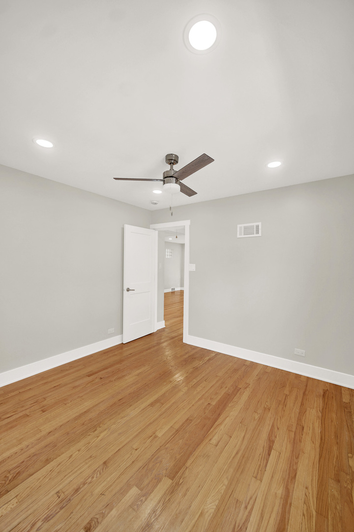 8425 S Homan Avenue Property Photo 6