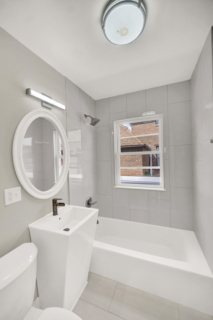8425 S Homan Avenue Property Photo 7