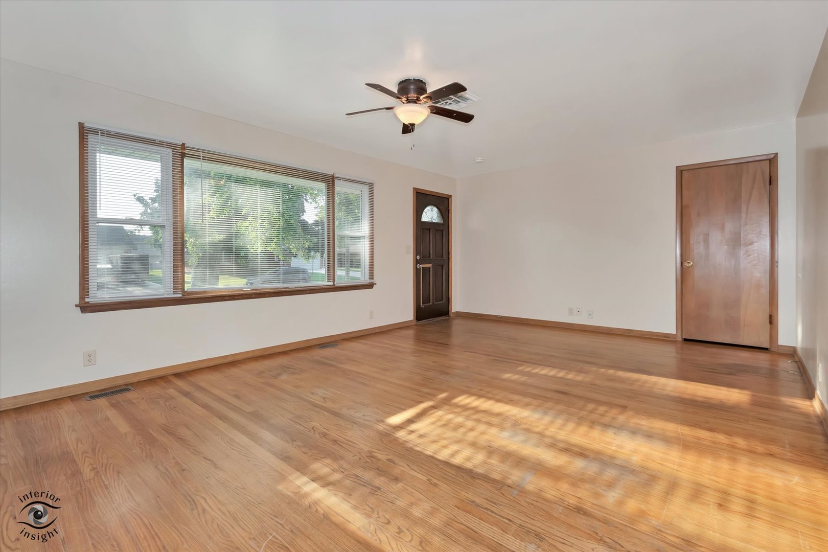 644 S Calumet Avenue Property Photo 2
