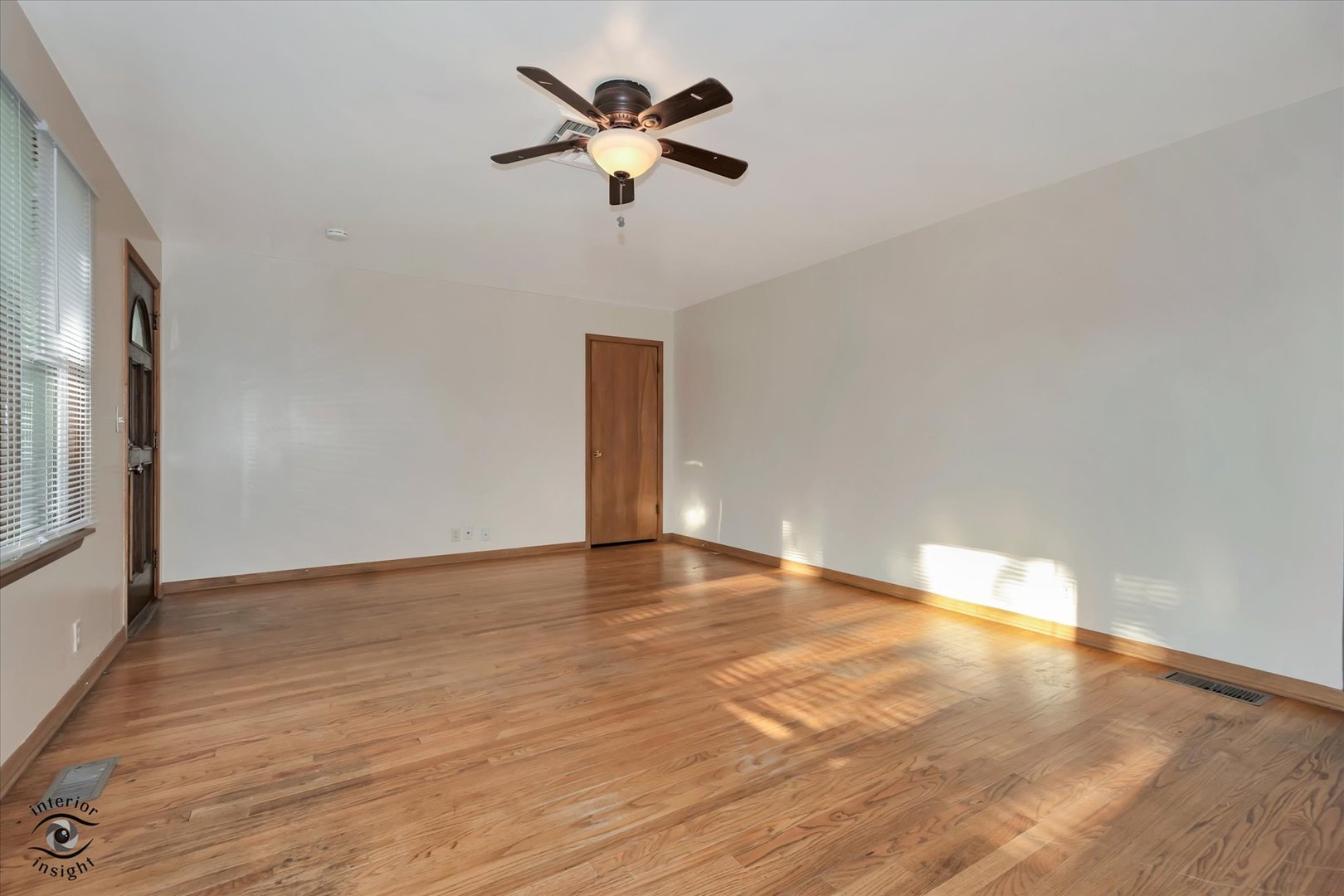 644 S Calumet Avenue Property Photo 3