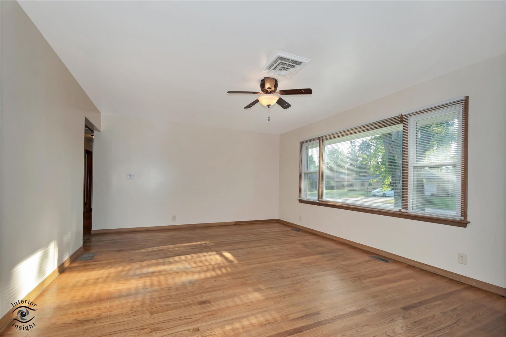 644 S Calumet Avenue Property Photo 4