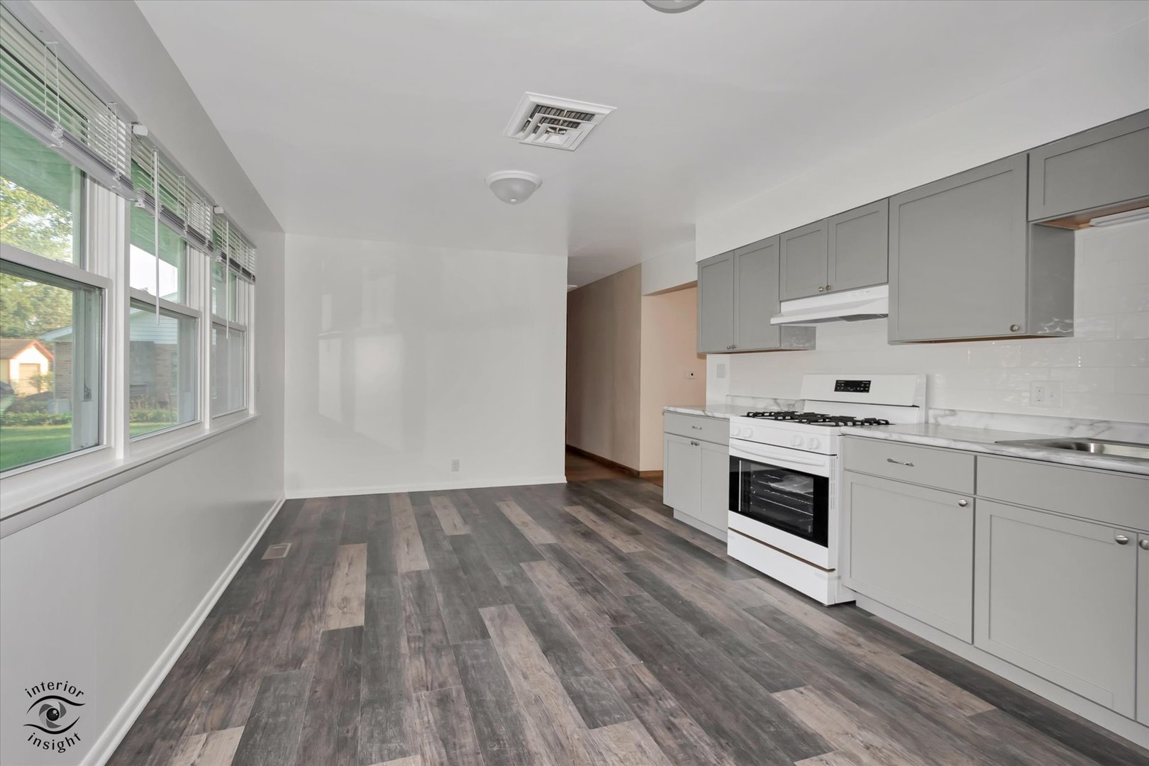 644 S Calumet Avenue Property Photo 6