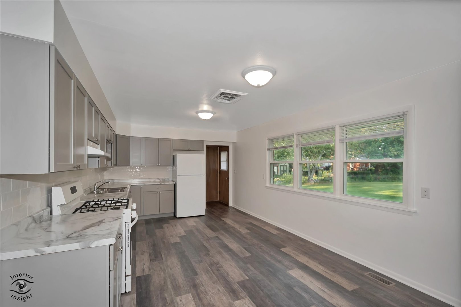 644 S Calumet Avenue Property Photo 7