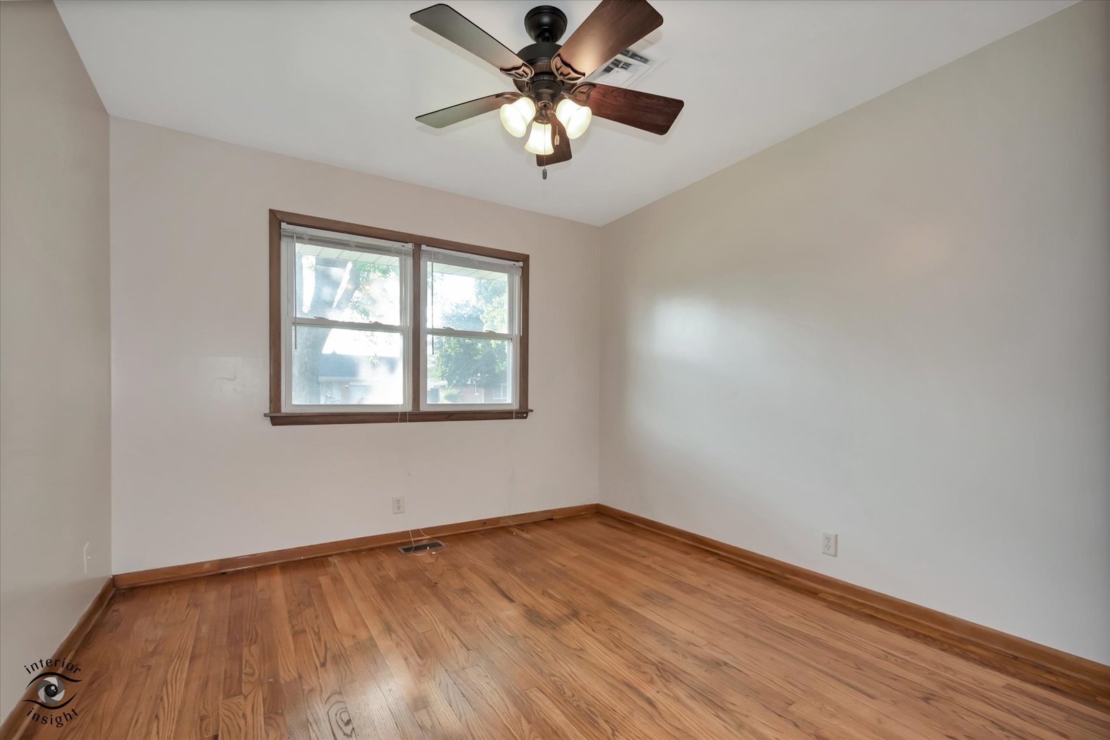 644 S Calumet Avenue Property Photo 9