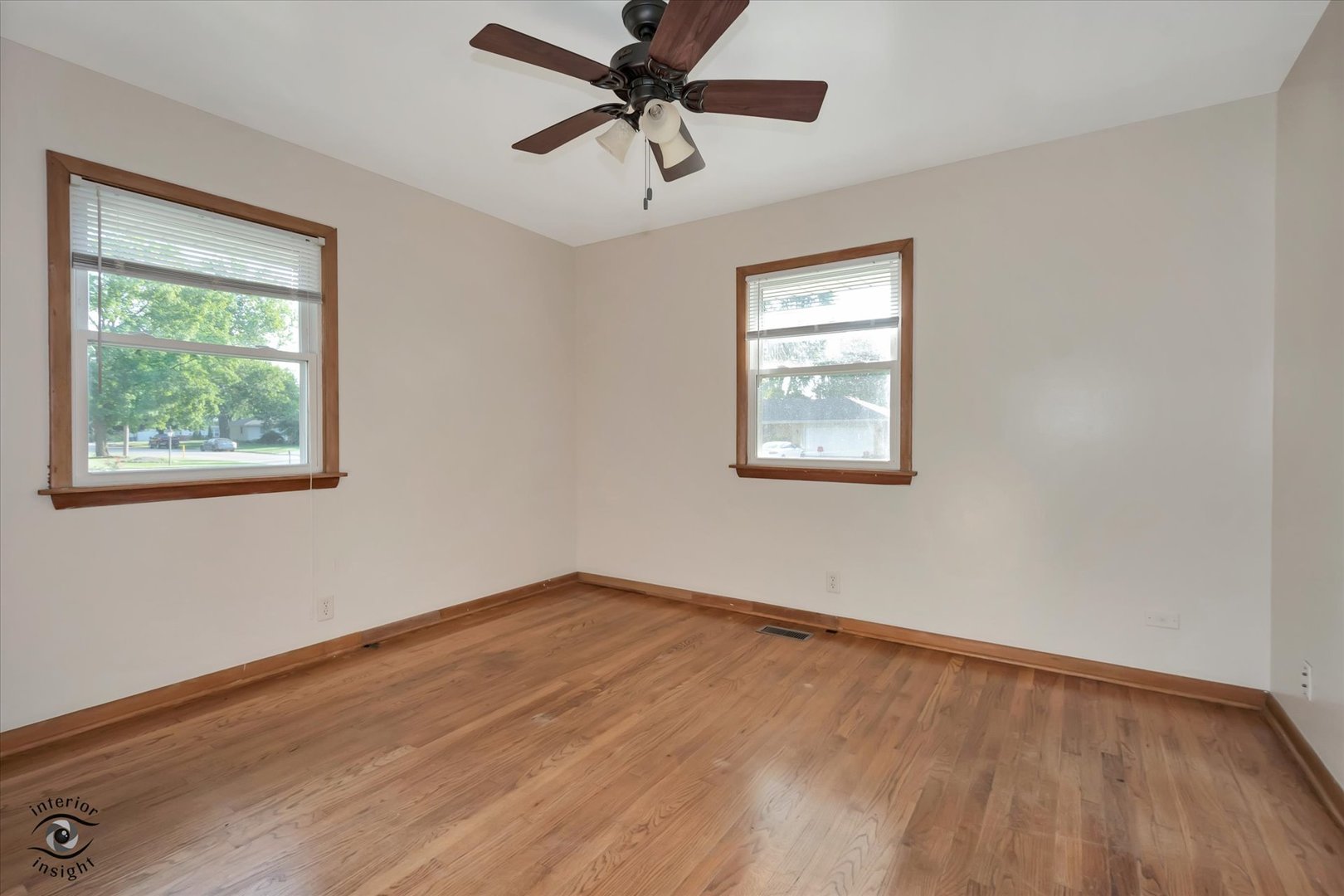 644 S Calumet Avenue Property Photo 12