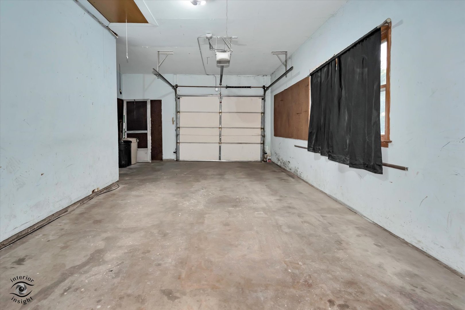 644 S Calumet Avenue Property Photo 16