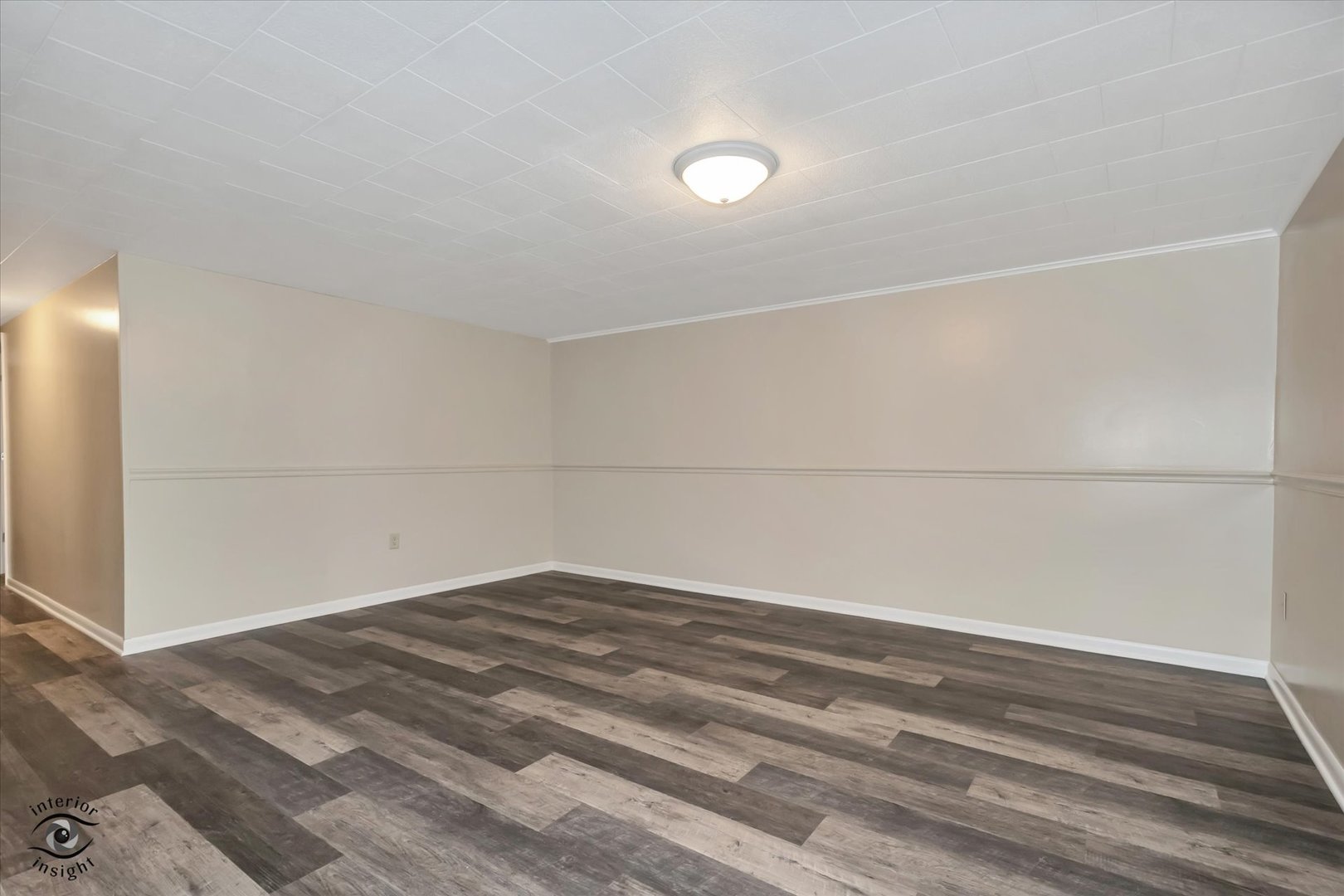 644 S Calumet Avenue Property Photo 17