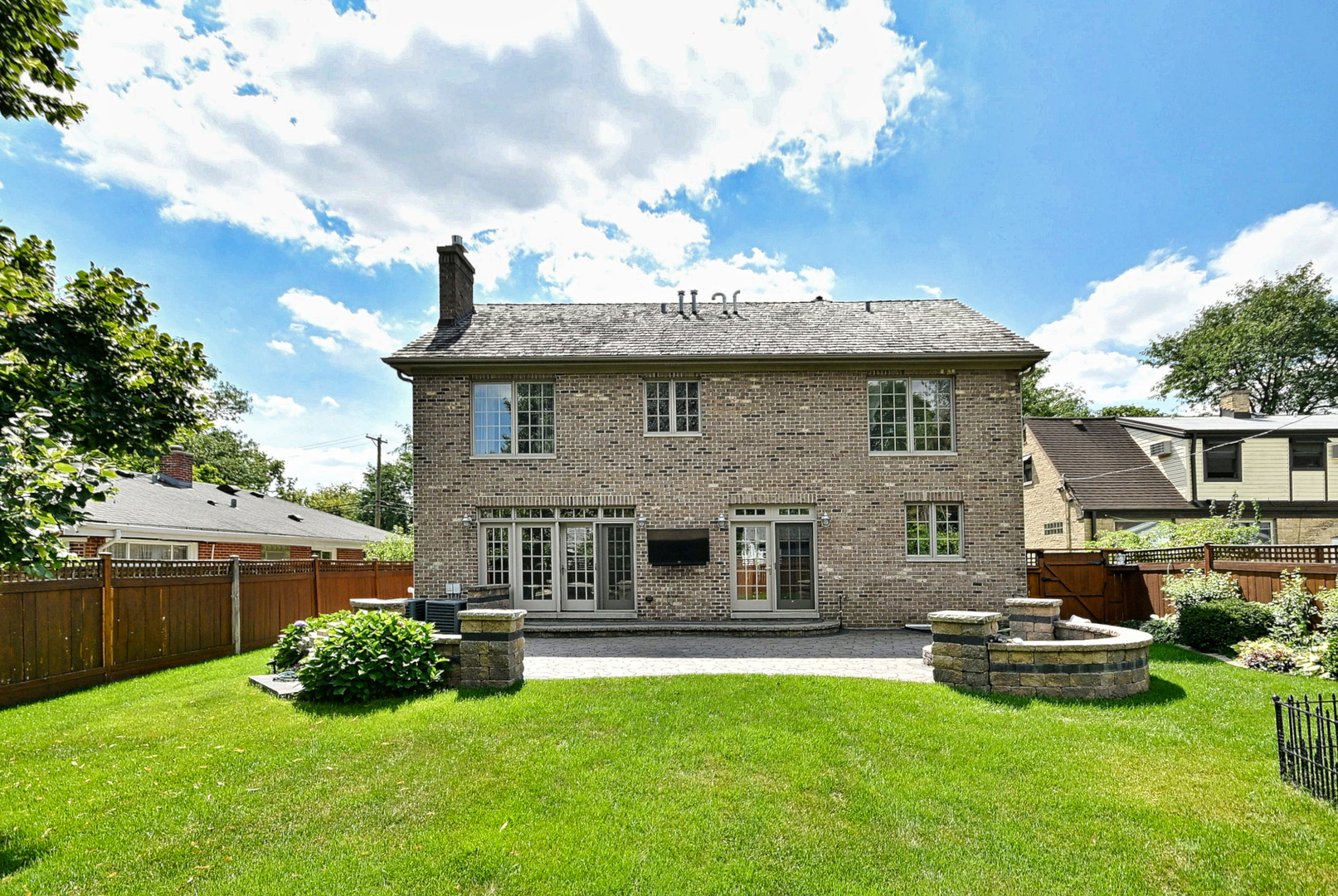 1908 S Harrison Street Property Photo 3