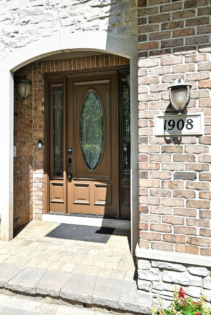 1908 S Harrison Street Property Photo 11