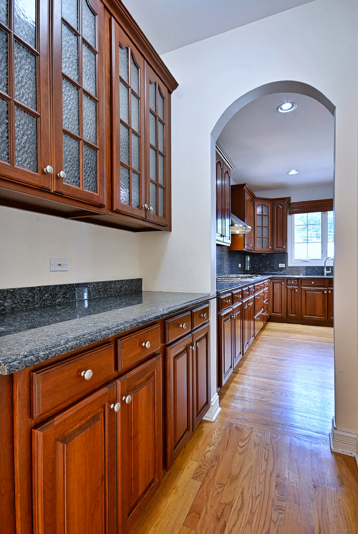 1908 S Harrison Street Property Photo 30