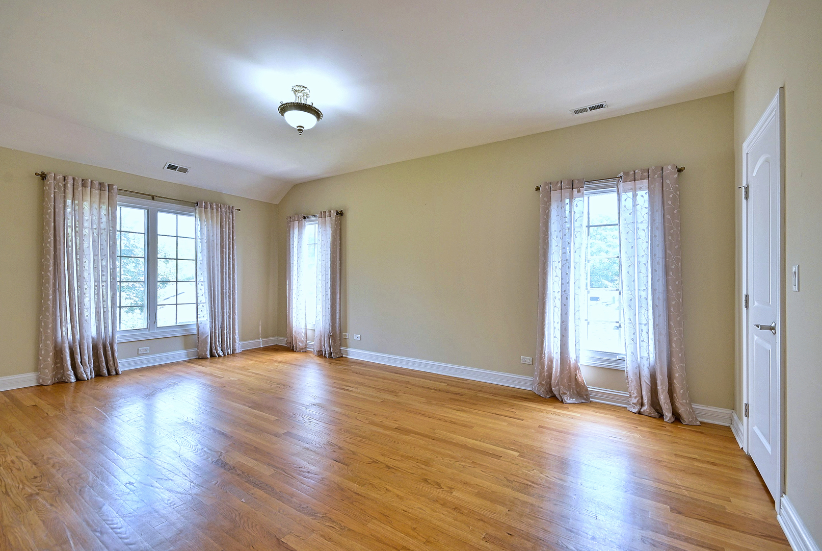 1908 S Harrison Street Property Photo 36