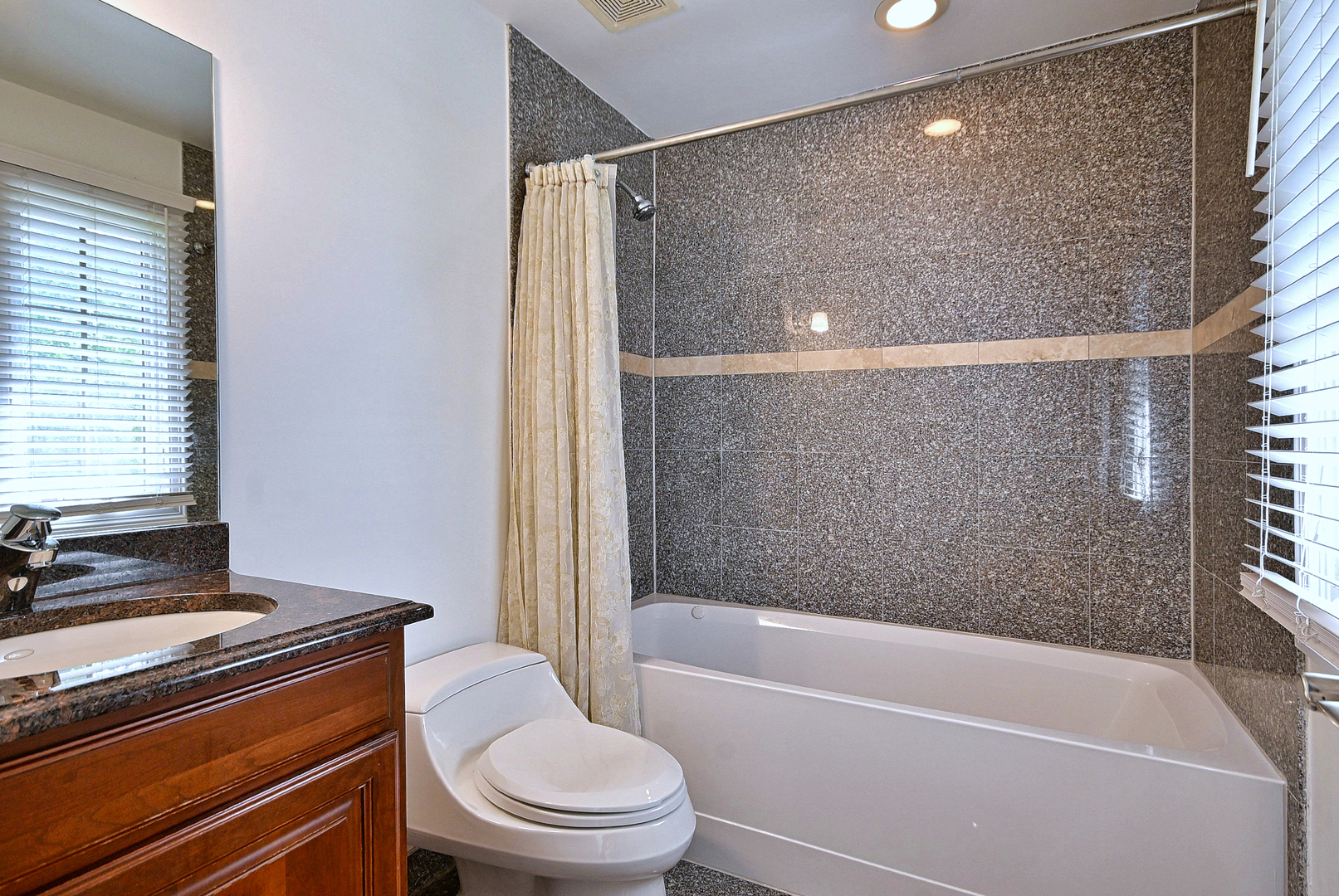 1908 S Harrison Street Property Photo 45