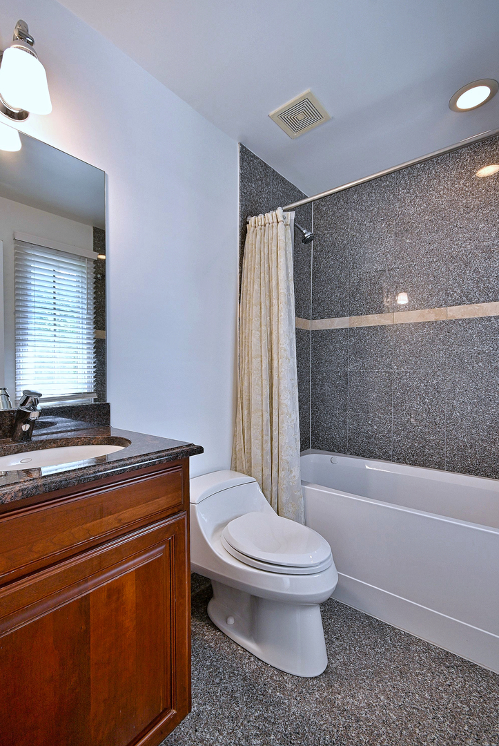 1908 S Harrison Street Property Photo 46