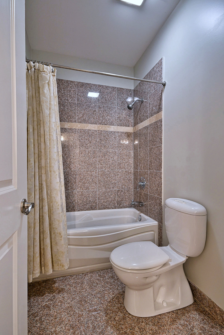 1908 S Harrison Street Property Photo 52